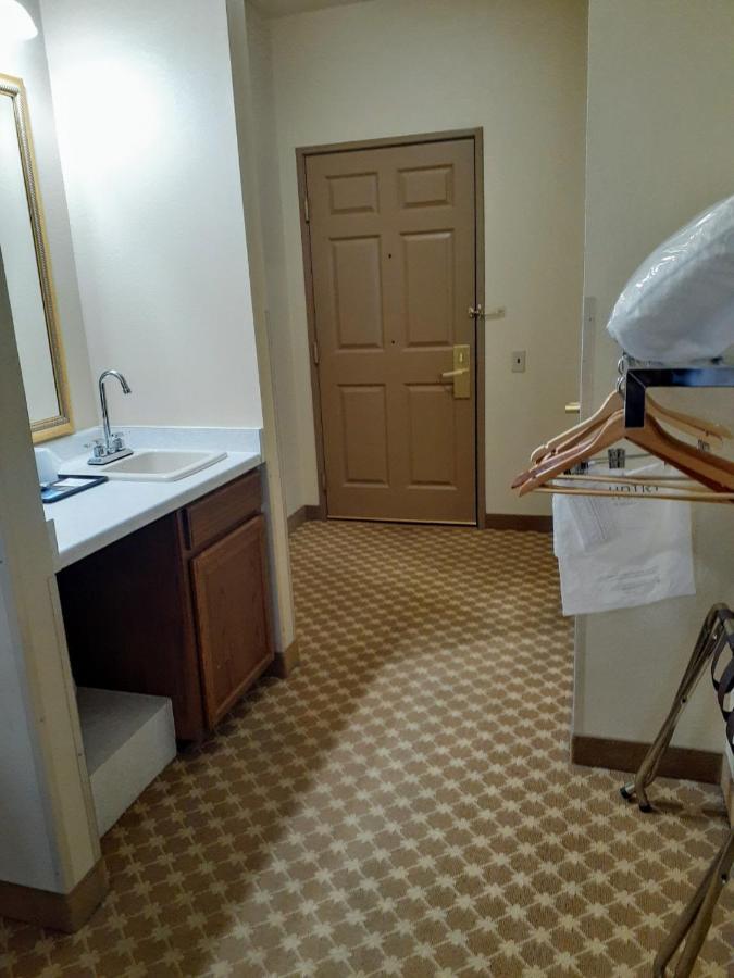 Country Inn & Suites By Radisson, Freeport, Il Luaran gambar
